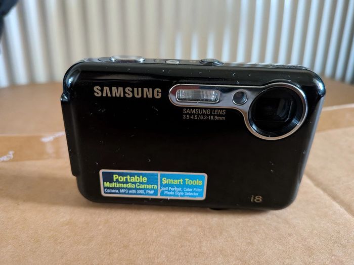 Samsung i8 Digital Camera