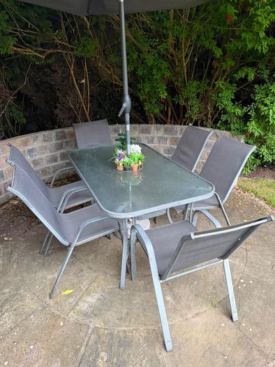 Garden Table & 6 chairs