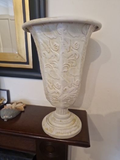 metal urn
