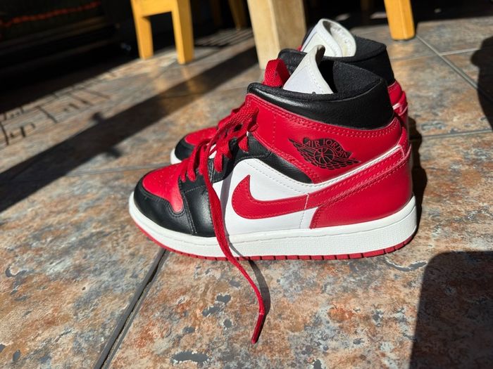Air Jordan 1 Mid