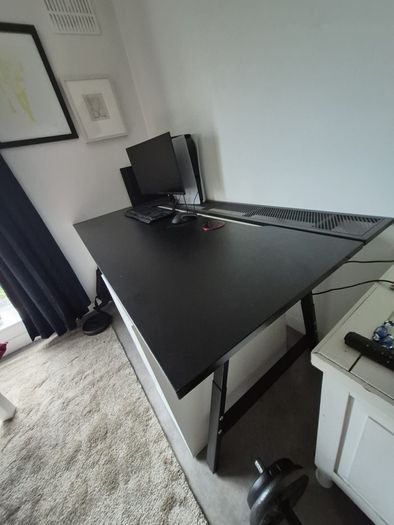 Gaming desk