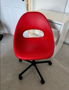 swivel chair