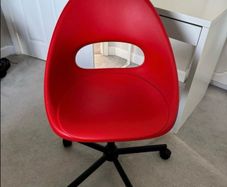 swivel chair