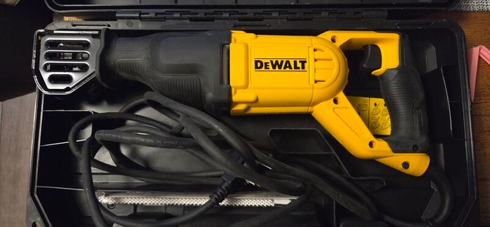 Dewalt reciprocating saw