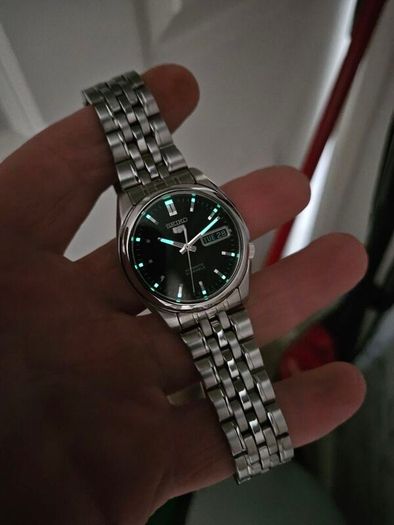 Watch Seiko 5 Automatic.