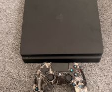 ps4 slim 500GB controller 1 and jailbreak 13.52