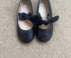 Girls navy shoes