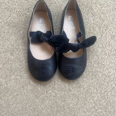 Girls navy shoes