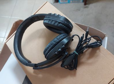 AKZ Gaming Headset in excellent condition