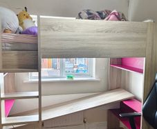 Bunk bed
