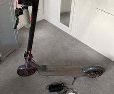 AOVOPRO ES80 Electric Scooter - Best Condition.