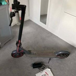 AOVOPRO ES80 Electric Scooter - Best Condition.