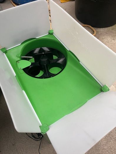 Tennis ball machine