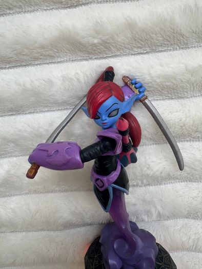 Ninjini Skylnders Giants Universal Character Action Figure Used Please look at the pictures