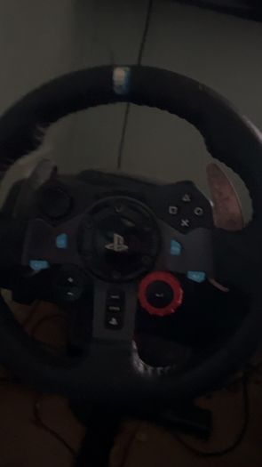 Selling 2 ps4 2 xbox 1's and a wheel set