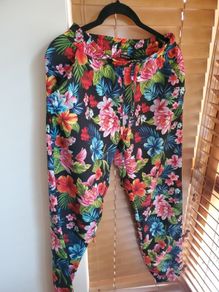 Terranova Tropical Floral Trousers/Joggers Colourful Summer Print