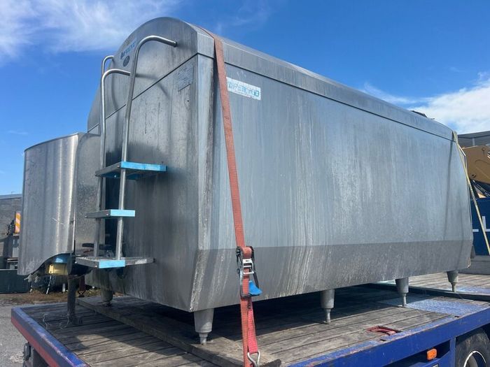 Milk tank