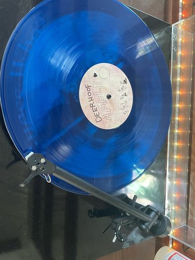 Deerhoof - Apple O'