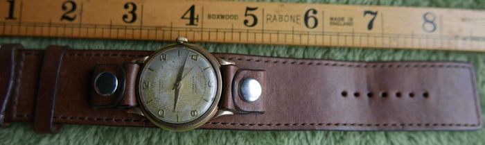 Vintage 1923 Dowel Deluxe 9ct Solid Gold Gents Wrist Watch - 17 jewels Antimagnetic Swiss Made(engraved Esso 1923) in working order