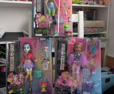Monster high dolls x5