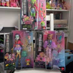 Monster high dolls x5