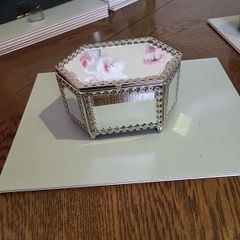 Jewellery box
