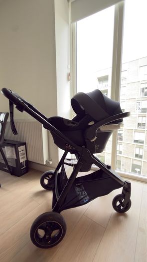 Mamas & Papas Flip XT3 3-in-1 Travel System + Cybex Aton B2 i-Size Car Seat & ISOFIX Base