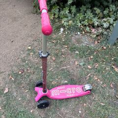 Pink Maxi Micro Scooter