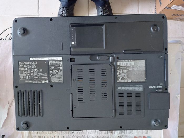 Vintage Dell Inspiron 1501, Mobile AMD Sempron Processor 3500 +, 1.8GHz, 1GB Ram, 120GB HDD, Windows 7, Chrome, Opera, Firefox and VLC