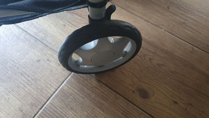 deluxe twin pram