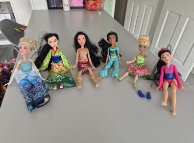 Collection of Disney princess dolls