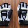 Half finger padded gloves Image 2