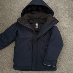 Navy canada goose (real) size 14-16 (XL Kids)