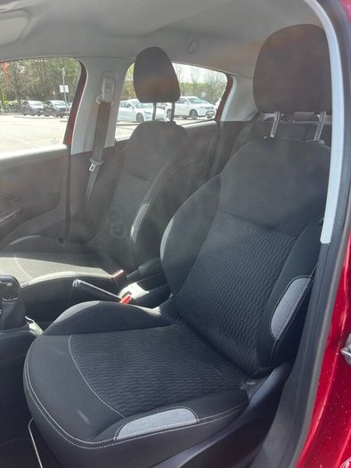 Peugeot 208 low mileage
