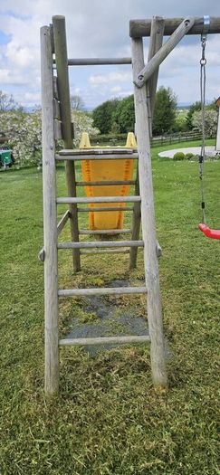 Swing set (with slide)
