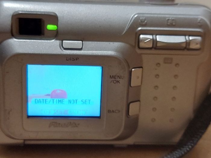 FujiFilm Finepix A210 Digital Camera 3.2MP 2AA Batteries SD Card