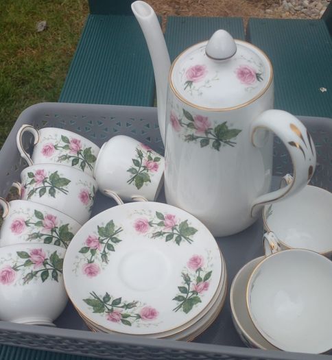 fine bone china , 15 piece crown