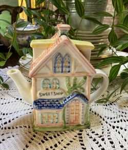 Collectable tea pot