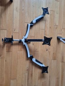 Triple monitor arm