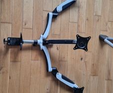 Triple monitor arm