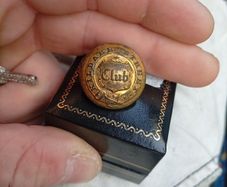 vintage Kildare Street button