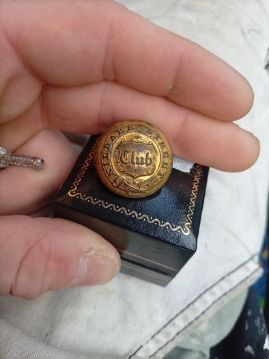 vintage Kildare Street button