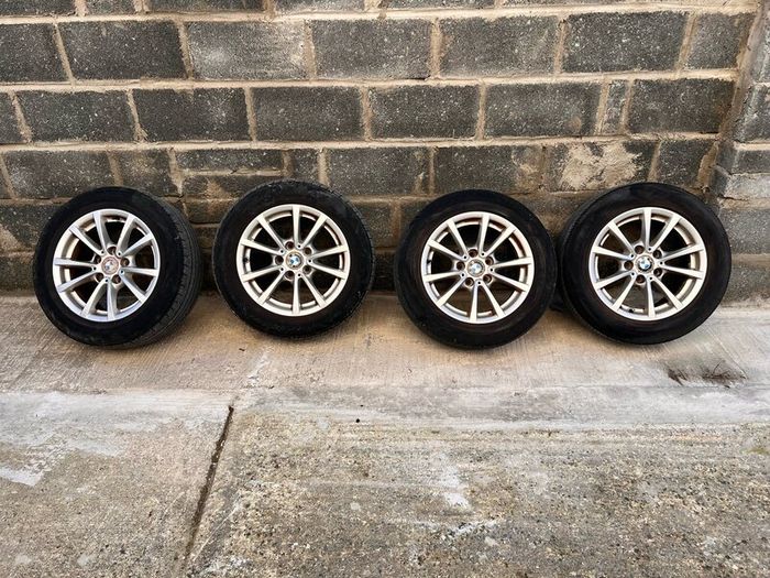 16 BMW allots and tyres