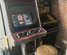 ARCADE MACHINE FOR SALE. LaunchBox Conversion with 10TB Game Library