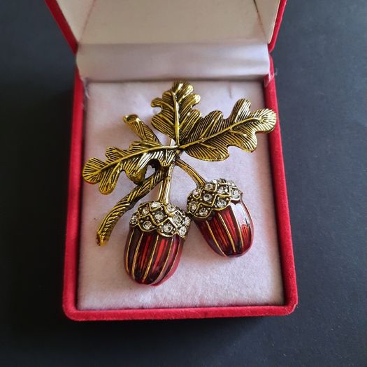 Oak Nut Leaf Enamel Brooch with Crystals Autumn Nature Jewellery Acorn Brooch Pin Badge