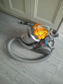 old dyson dc19 vacuum / hover