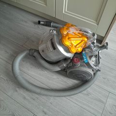 old dyson dc19 vacuum / hover