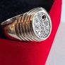 9ct gold ring With cluster diamonds hallmarked 375 Image 3