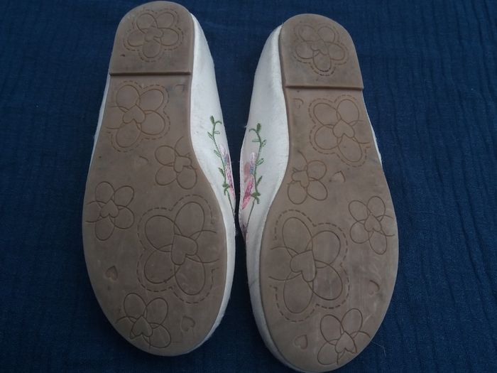 Girls ivory casual shoes, size 11