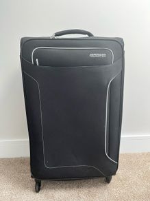 Large roller suitcase